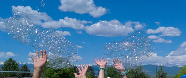 Bubble Tower -the world's biggest bubble toyŽ